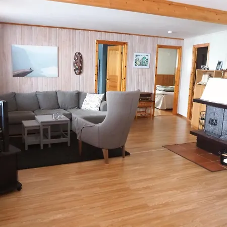 Loghouse In Arctic Wonderland! Kvaloya