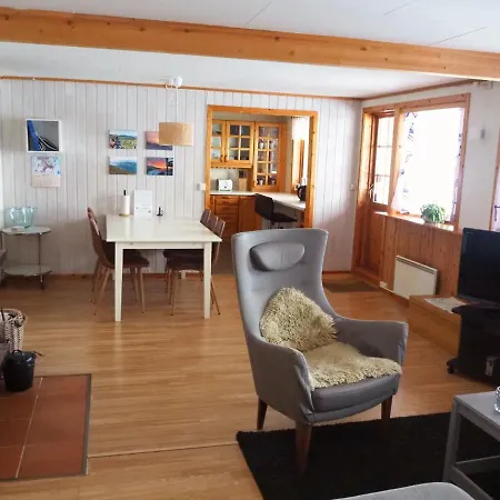 Loghouse In Arctic Wonderland! Apartman Kvaloya