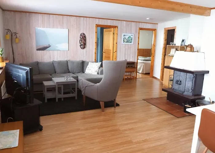Loghouse In Arctic Wonderland! Kvaloya