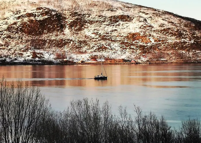 Loghouse In Arctic Wonderland! * Kvaloya