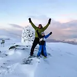 Loghouse In Arctic Wonderland! Апартаменты Kvaloya