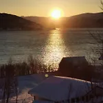 Loghouse In Arctic Wonderland! *