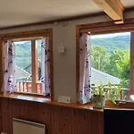 Апартаменты Loghouse In Arctic Wonderland!