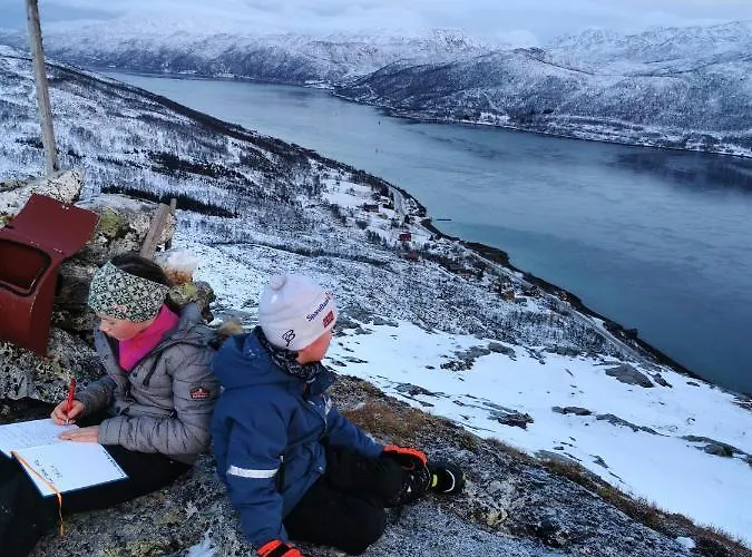 Loghouse In Arctic Wonderland! Appartement Kvaloya